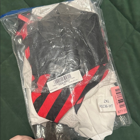 4 Piece Pirate Costume Set For Women - Top, Belt, Earring, Head Scarf 2XL Top - Picture 5 of 5